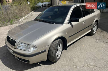 Лифтбек Skoda Octavia 2005 в 