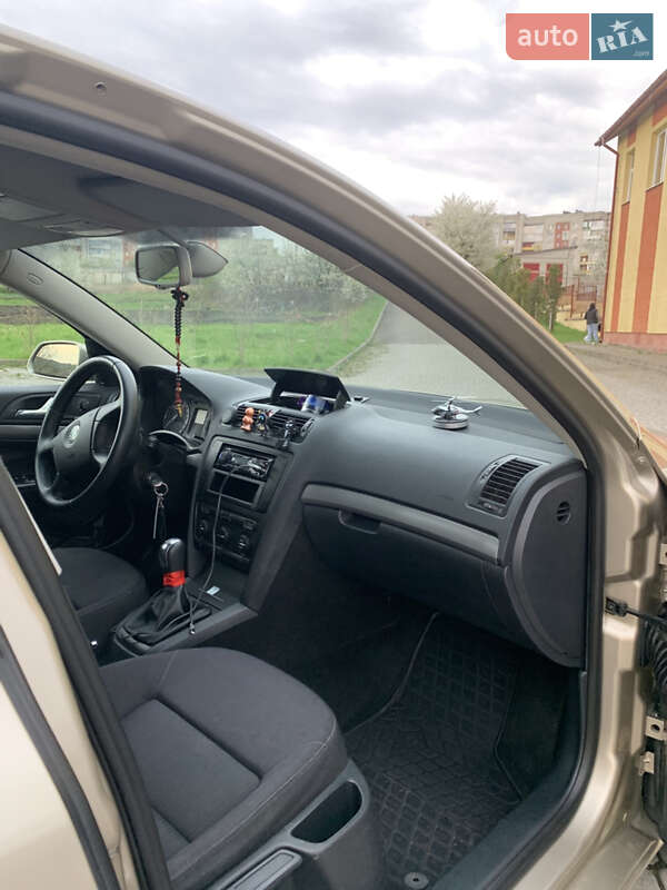 Лифтбек Skoda Octavia 2005 в Львове