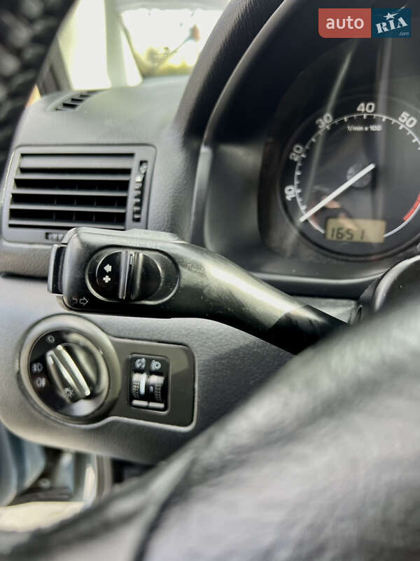 Лифтбек Skoda Octavia 2003 в Львове