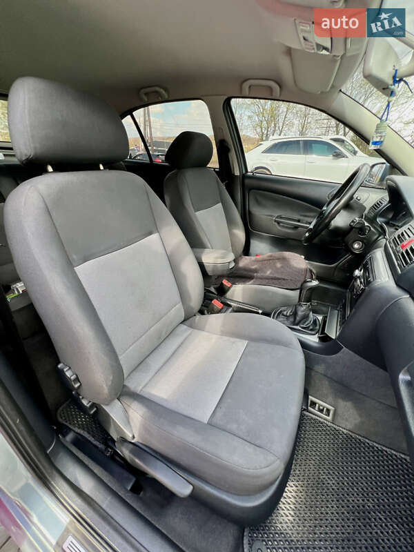 Лифтбек Skoda Octavia 2003 в Львове