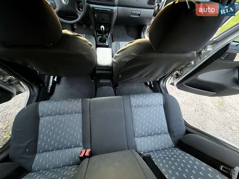 Ліфтбек Skoda Octavia 2002 в Одесі фото 16 Ліфтбек Skoda Octavia 2002 в Одесі