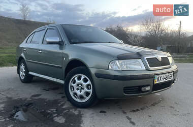Лифтбек Skoda Octavia 2003 в 