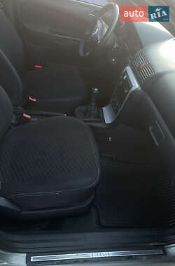 Лифтбек Skoda Octavia 2003 в 