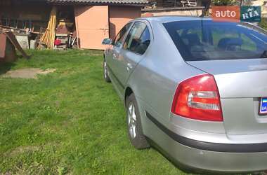 Лифтбек Skoda Octavia 2004 в 