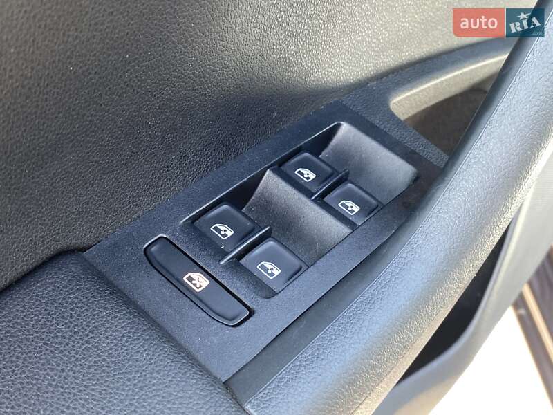 Лифтбек Skoda Octavia 2015 в Днепре