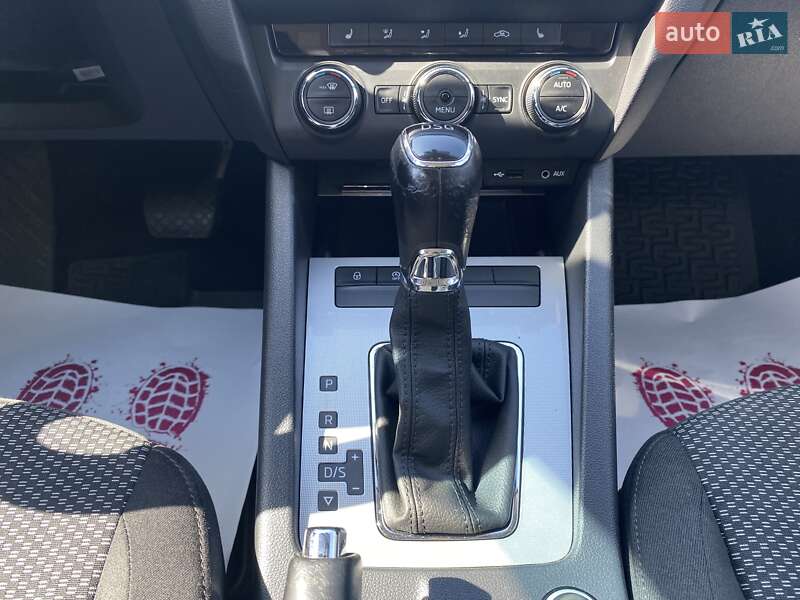 Лифтбек Skoda Octavia 2015 в Днепре