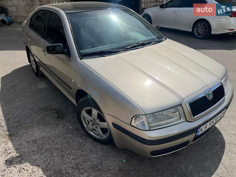 Лифтбек Skoda Octavia 2005 в Киеве