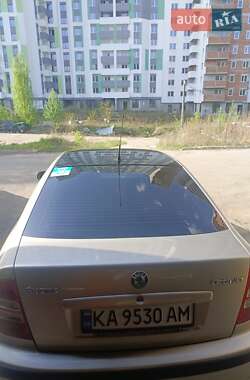 Лифтбек Skoda Octavia 2005 в 