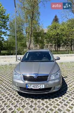Універсал Skoda Octavia 2012 в 