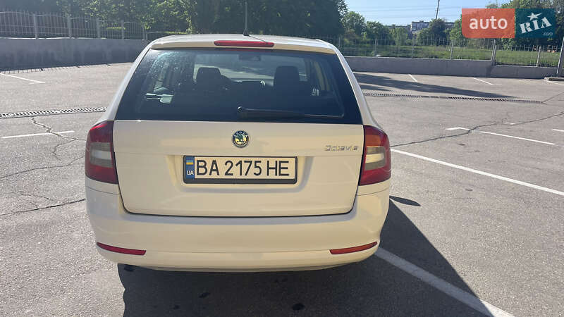 Универсал Skoda Octavia 2012 в Кропивницком