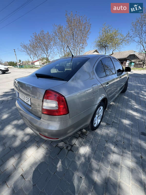 Лифтбек Skoda Octavia 2011 в Чемеровцах