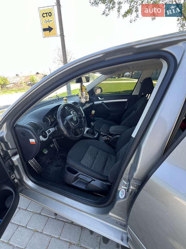 Лифтбек Skoda Octavia 2011 в Чемеровцах