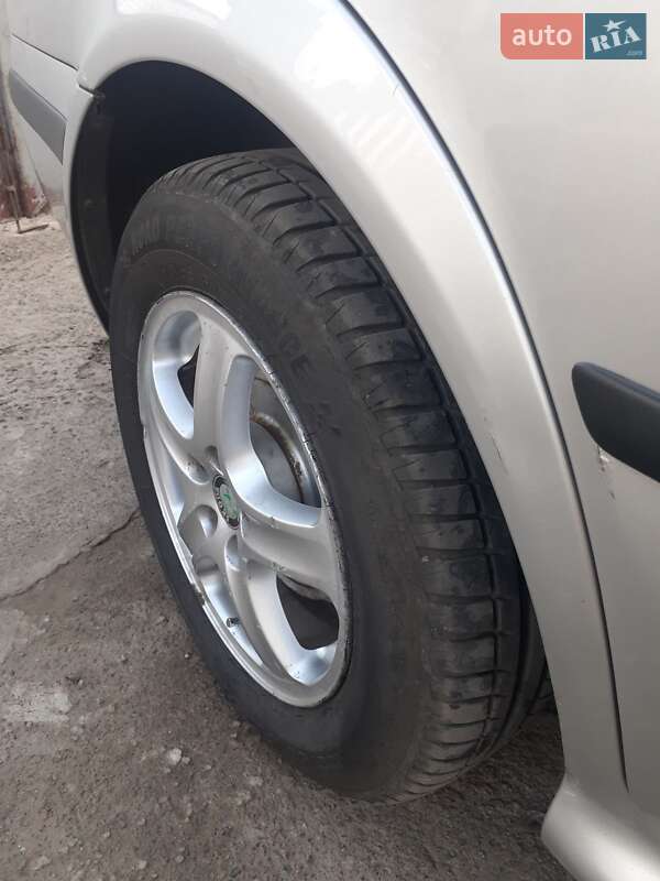 Лифтбек Skoda Octavia 2003 в Смолином