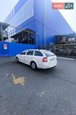 Универсал Skoda Octavia 2011 в 