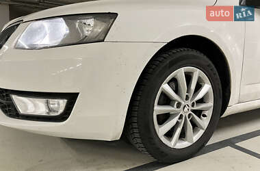 Лифтбек Skoda Octavia 2013 в 
