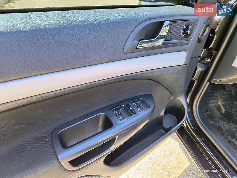 Універсал Skoda Octavia 2012 в Краснограді