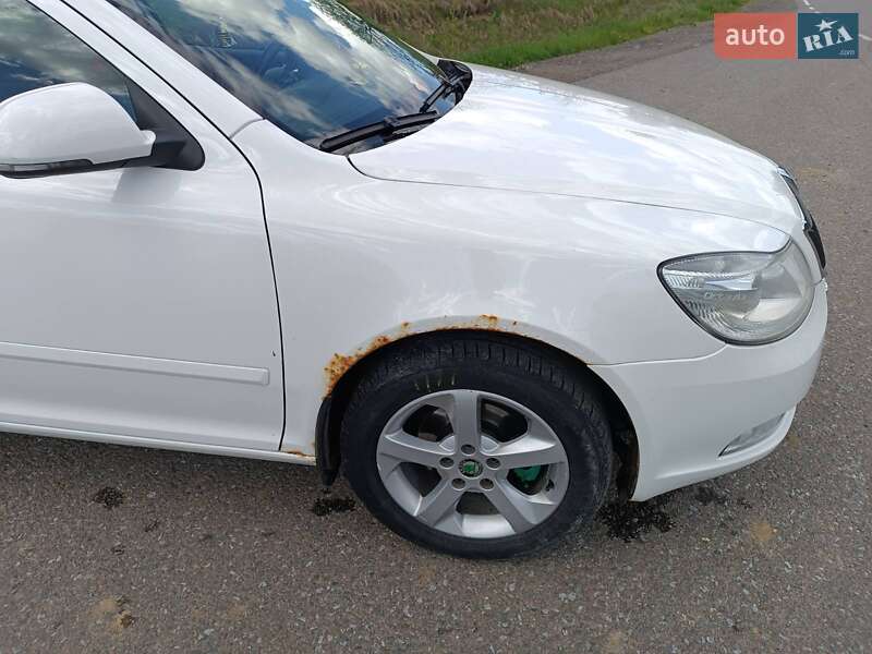 Универсал Skoda Octavia 2011 в Подобовце