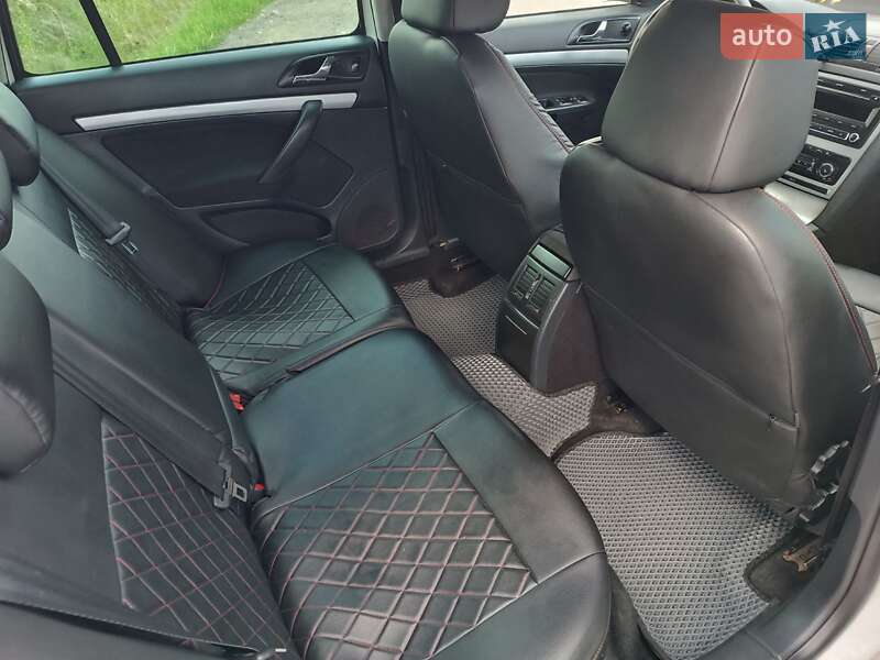 Универсал Skoda Octavia 2011 в Подобовце