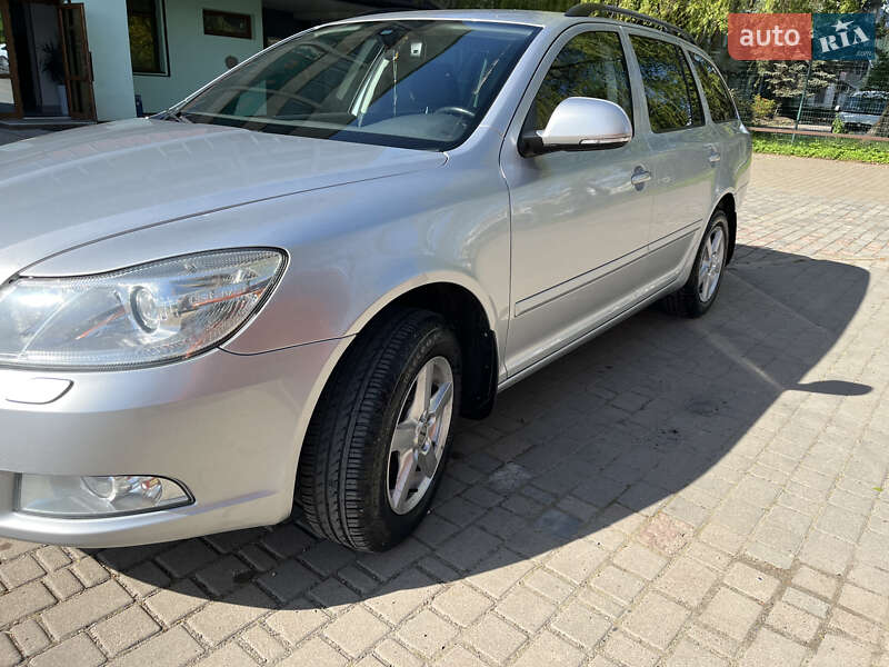 Универсал Skoda Octavia 2012 в Долине