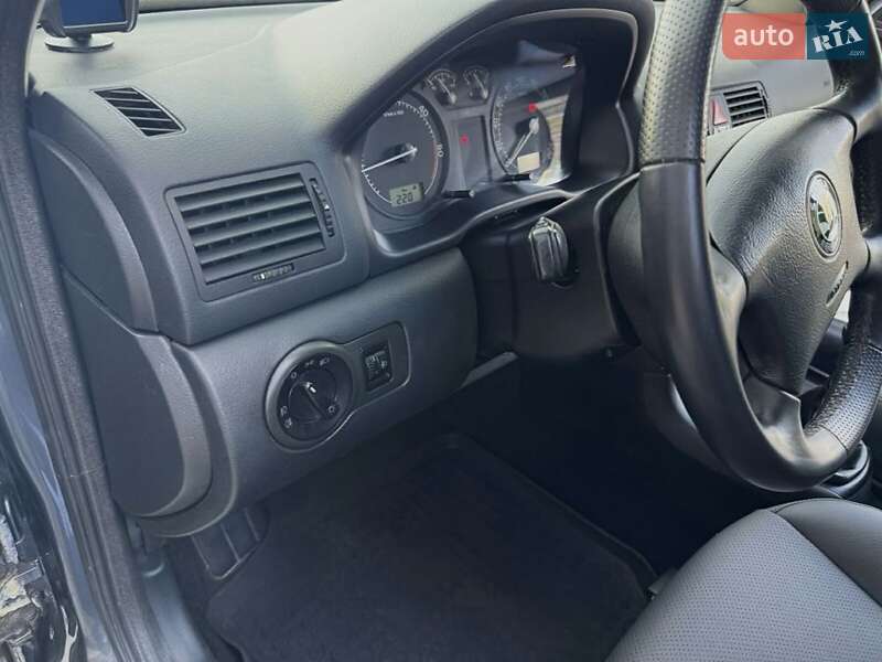 Лифтбек Skoda Octavia 2008 в Кропивницком