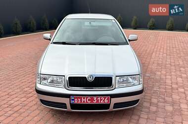 Лифтбек Skoda Octavia 2003 в 