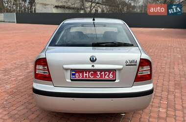 Лифтбек Skoda Octavia 2003 в 