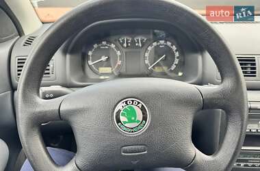 Лифтбек Skoda Octavia 2003 в 