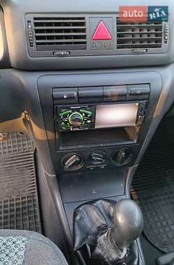 Ліфтбек Skoda Octavia 2001 в 