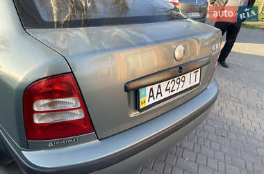 Лифтбек Skoda Octavia 2003 в 