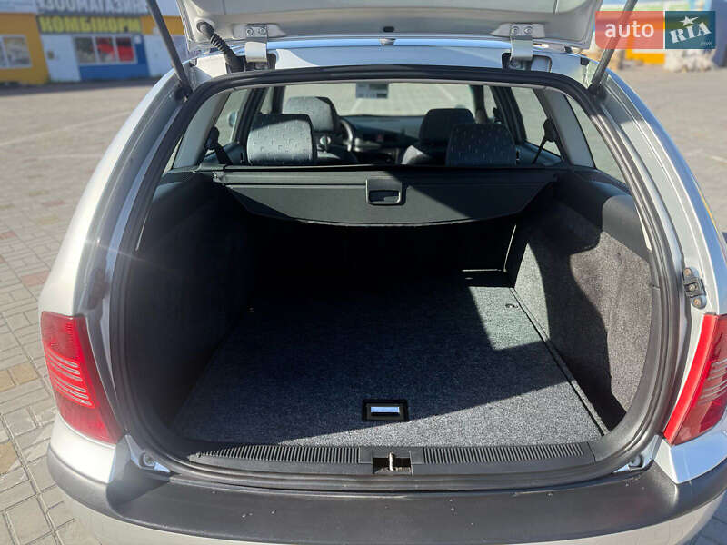 Універсал Skoda Octavia 2001 в Житомирі