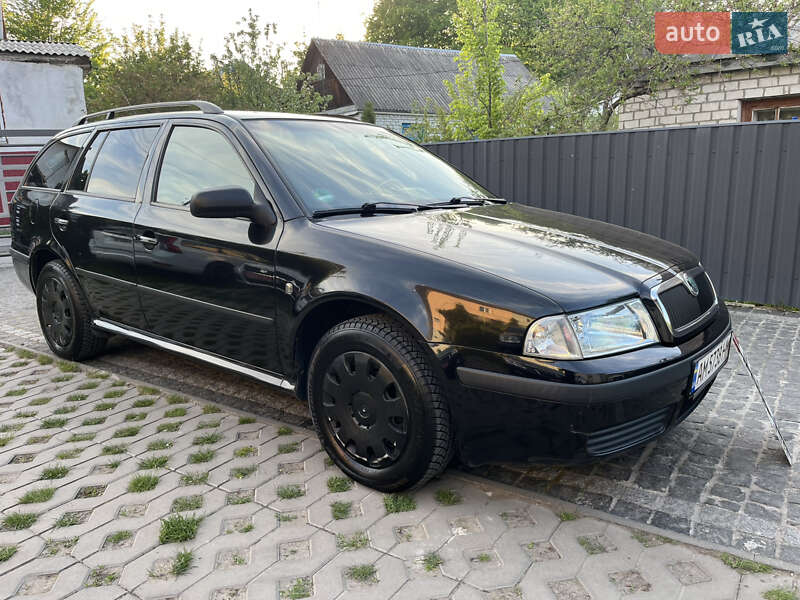 Універсал Skoda Octavia 2008 в Звягелі