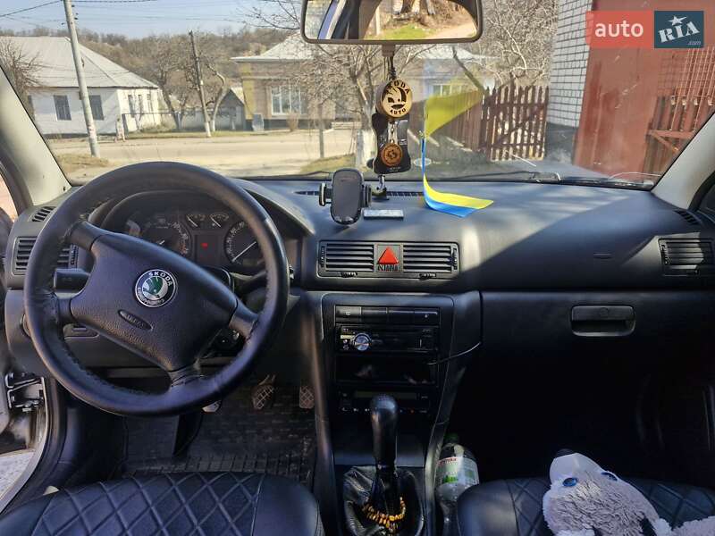 Лифтбек Skoda Octavia 2004 в 