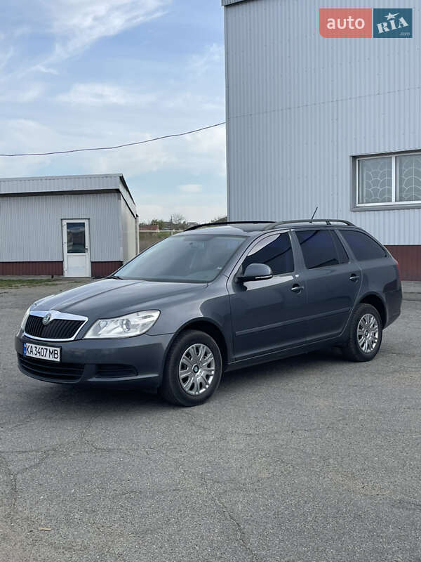 Универсал Skoda Octavia 2011 в 