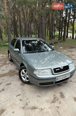 Лифтбек Skoda Octavia 2002 в 