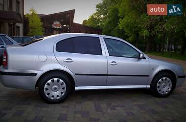 Лифтбек Skoda Octavia 2009 в 