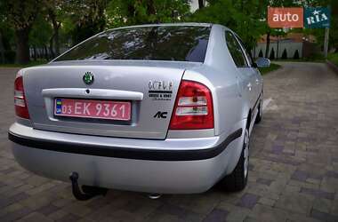 Лифтбек Skoda Octavia 2009 в 