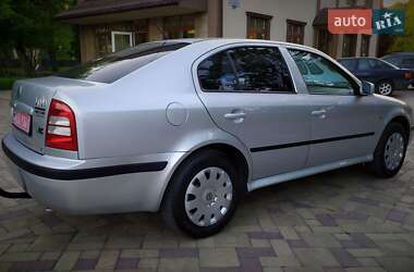 Лифтбек Skoda Octavia 2009 в 