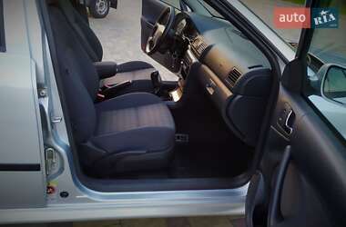 Лифтбек Skoda Octavia 2009 в 