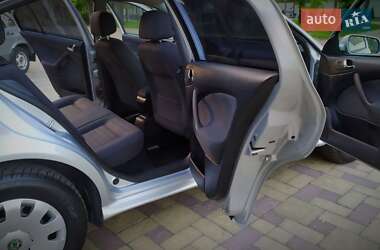 Лифтбек Skoda Octavia 2009 в 