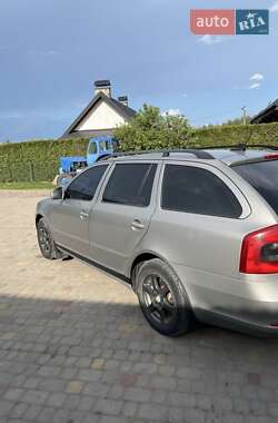 Універсал Skoda Octavia 2009 в Жовкві