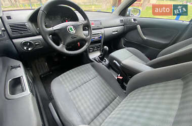 Лифтбек Skoda Octavia 2005 в 