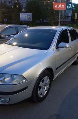 Лифтбек Skoda Octavia 2005 в 