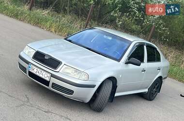Лифтбек Skoda Octavia 2003 в Сарнах
