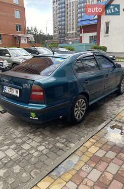 Ліфтбек Skoda Octavia 1998 в 