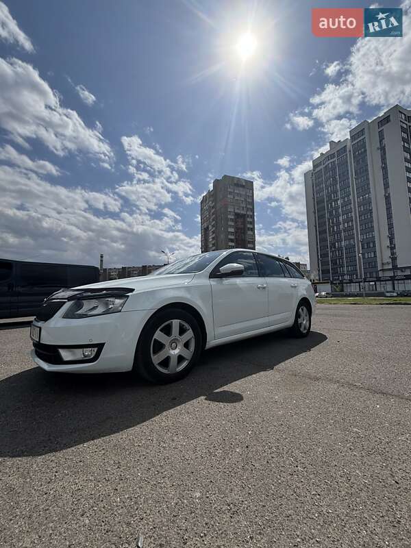 Універсал Skoda Octavia 2015 в Черкасах