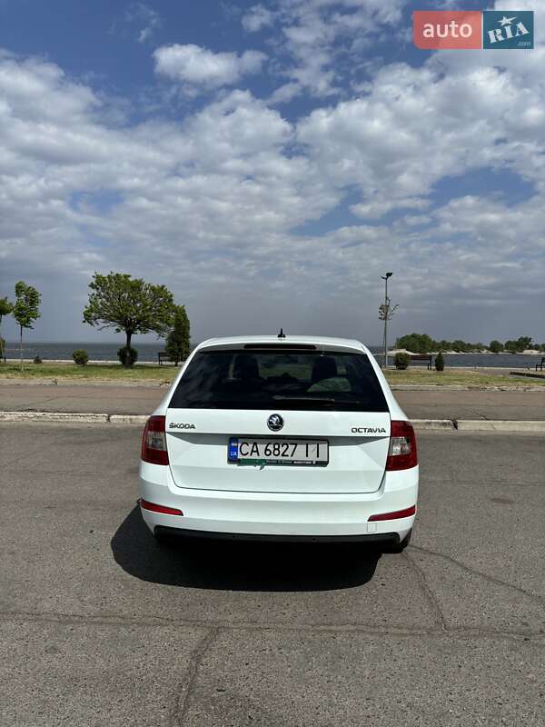 Універсал Skoda Octavia 2015 в Черкасах