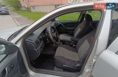 Ліфтбек Skoda Octavia 2001 в 