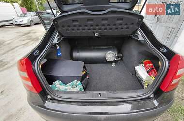 Лифтбек Skoda Octavia 2005 в 