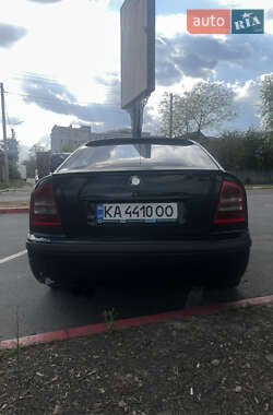 Лифтбек Skoda Octavia 2002 в 