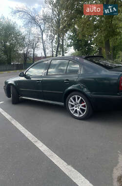 Лифтбек Skoda Octavia 2002 в 